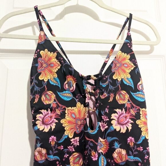 Nanette Lepore Val V-Neck One Piece Swimsuit Swim - Picture 4 of 10